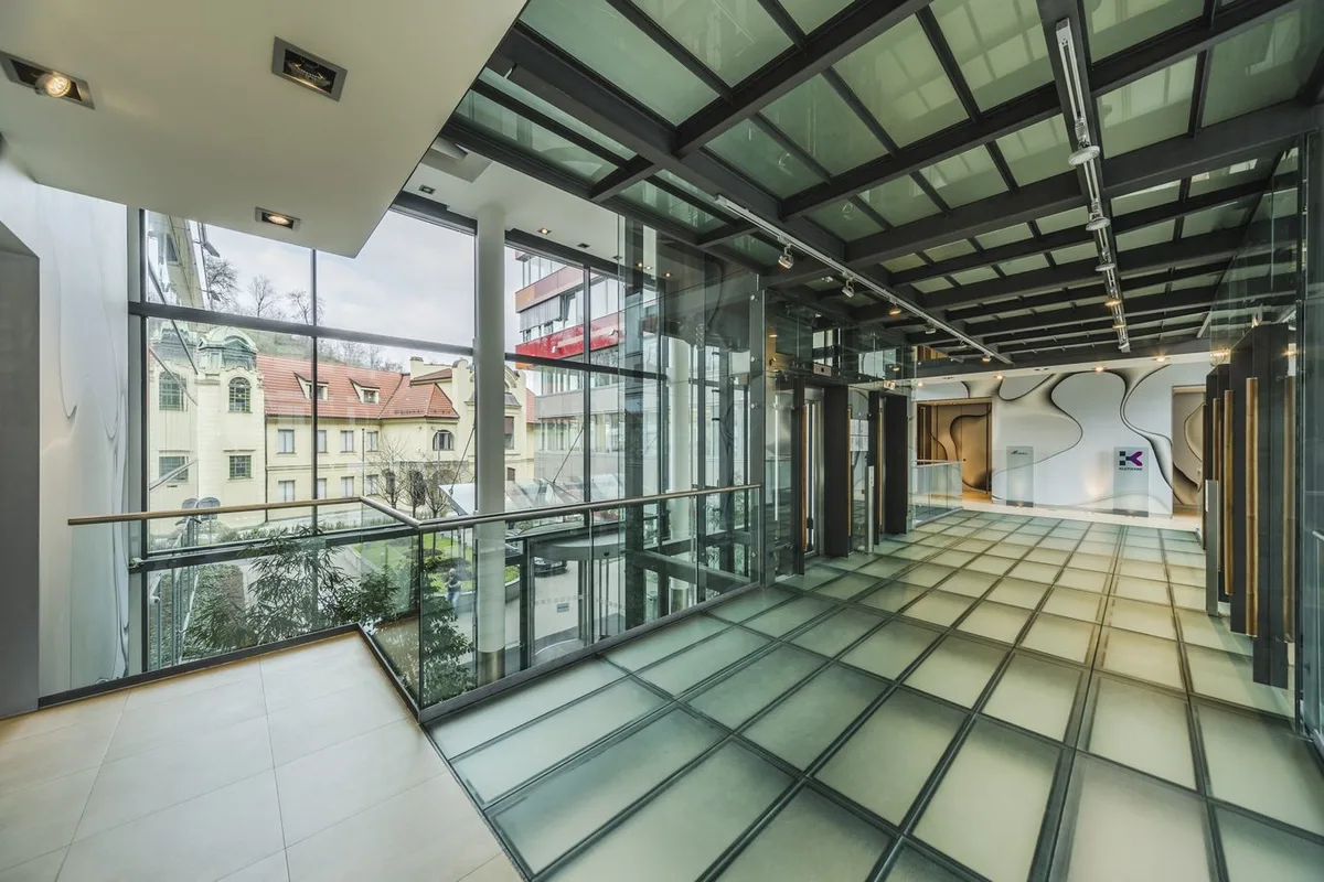 Prosklená administrativní budova Atris na pražském Smíchově